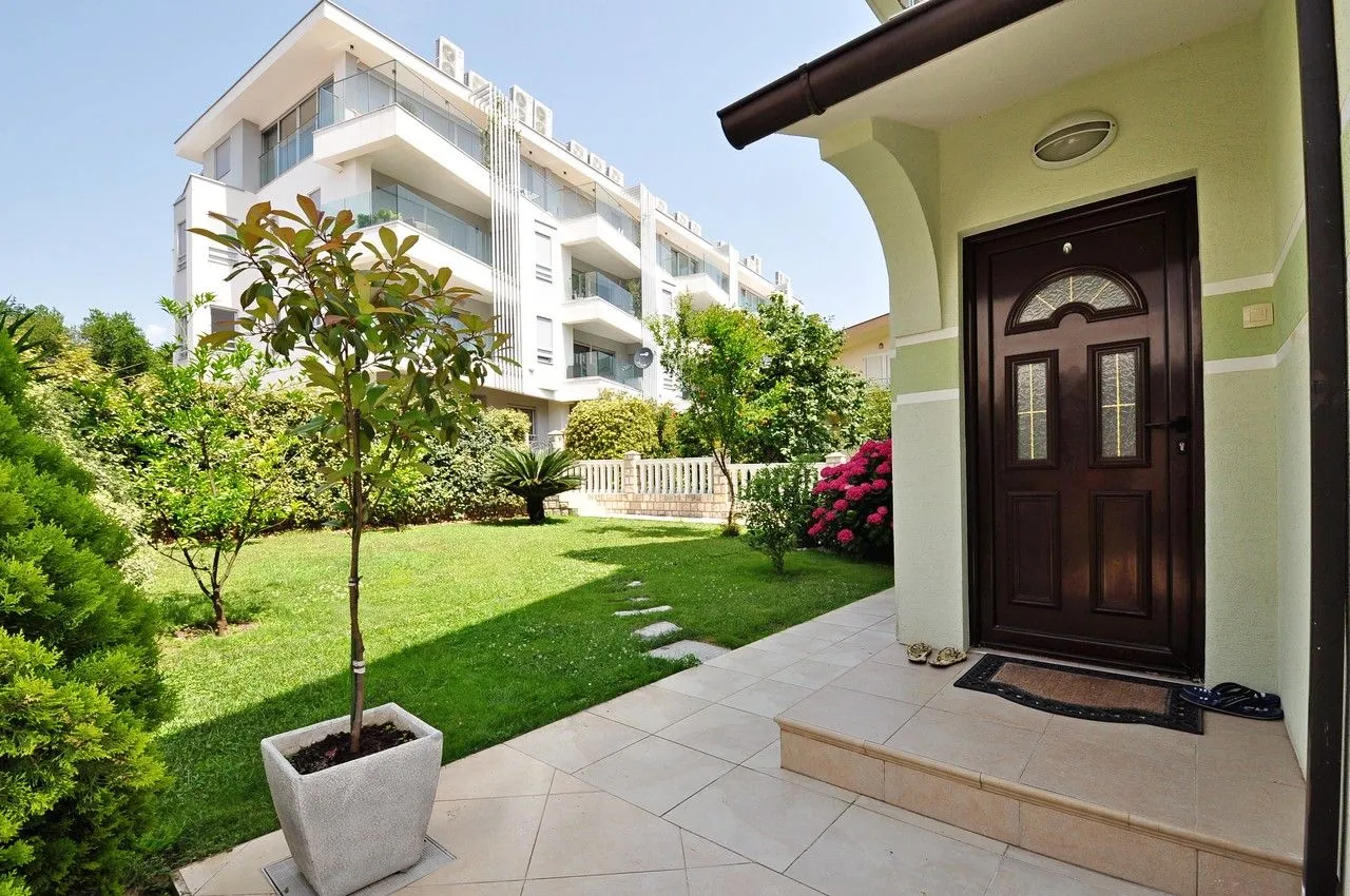 Prodaja, kuća, 222m², Tivat, Crna Gora