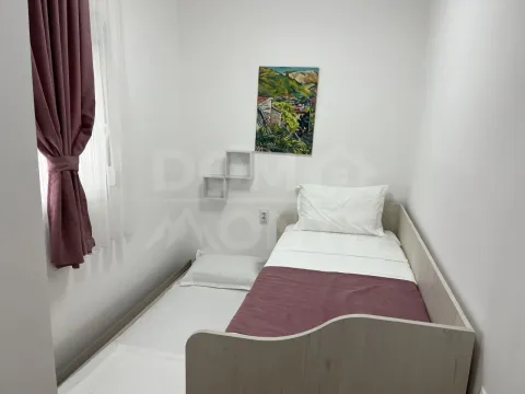 Rent, two bedroom apartment, 60m², Tivat, Crna Gora - image 8