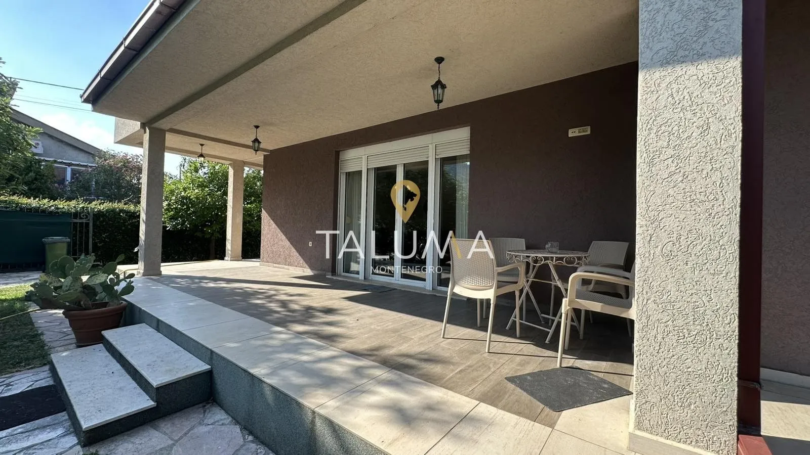 Prodaja, kuća, 200m², Tološi, Podgorica