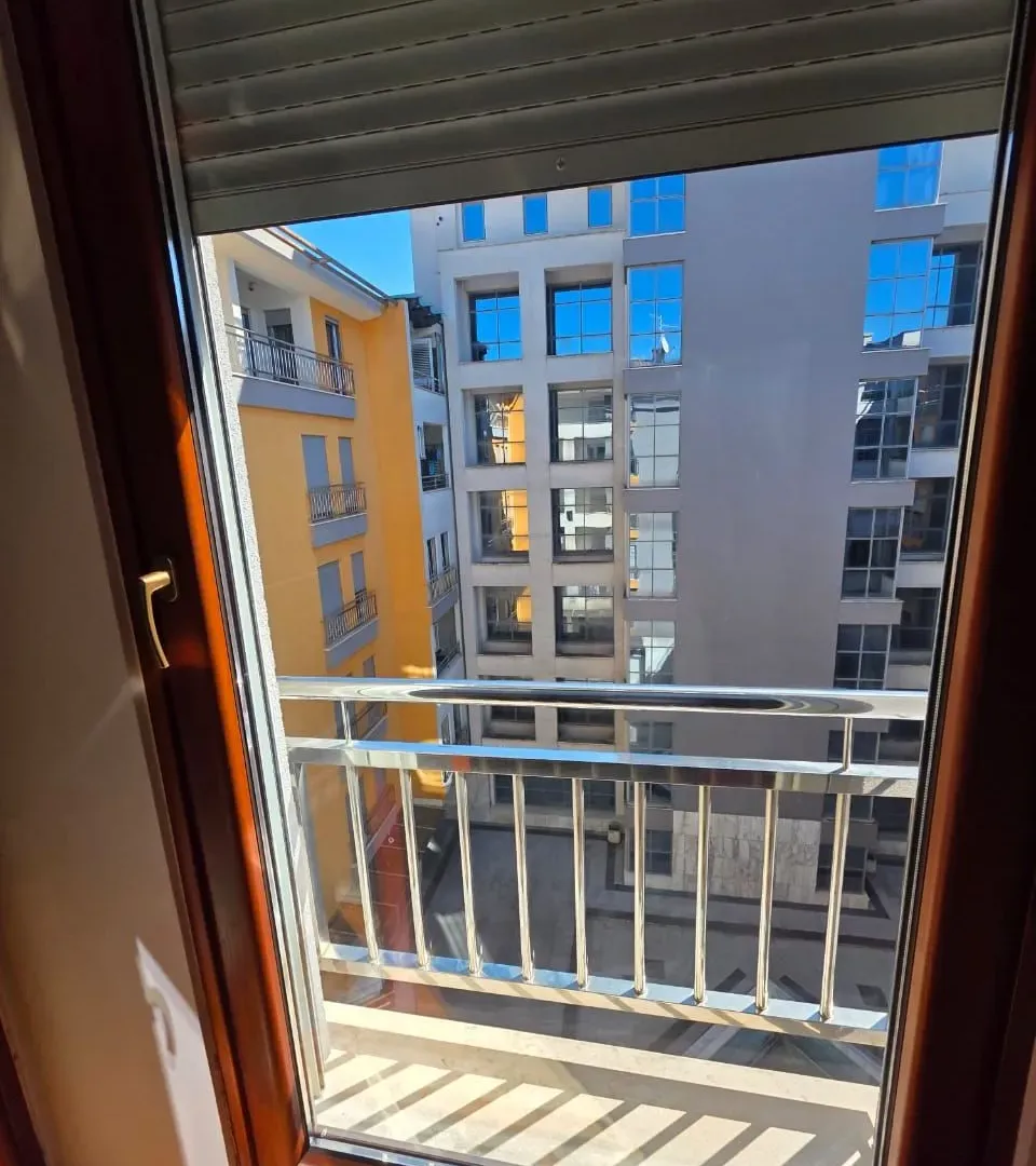 Izdavanje, jednosoban stan, 40m², Pobrežje, Podgorica
