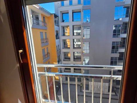 Izdavanje, jednosoban stan, 40m², Pobrežje, Podgorica - image 9