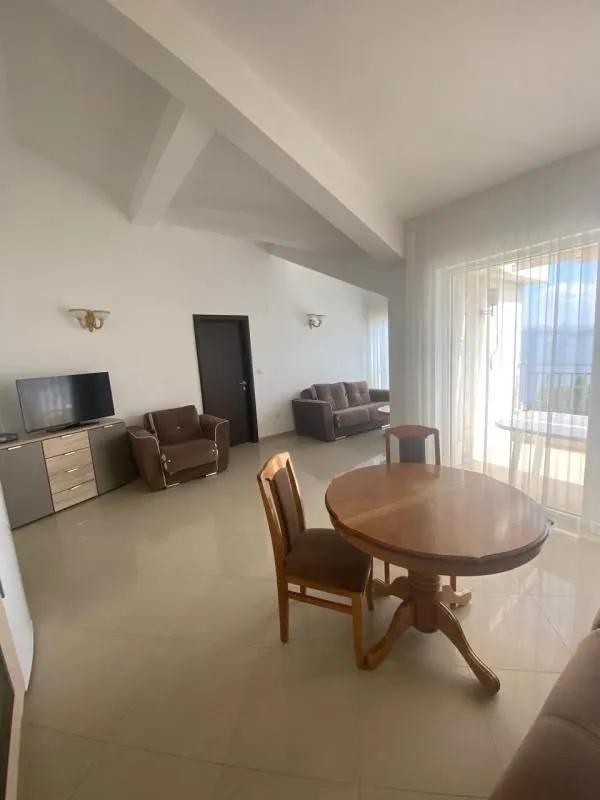 Prodaja, dvosoban stan, 65m², Baošići, Herceg Novi
