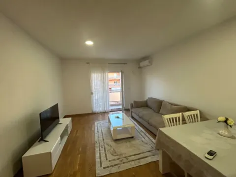 Izdavanje, jednosoban stan, 53m², City Kvart, Podgorica - image 9