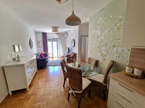Izdavanje, dvosoban stan, 54m², Budva, Crna Gora - image 17
