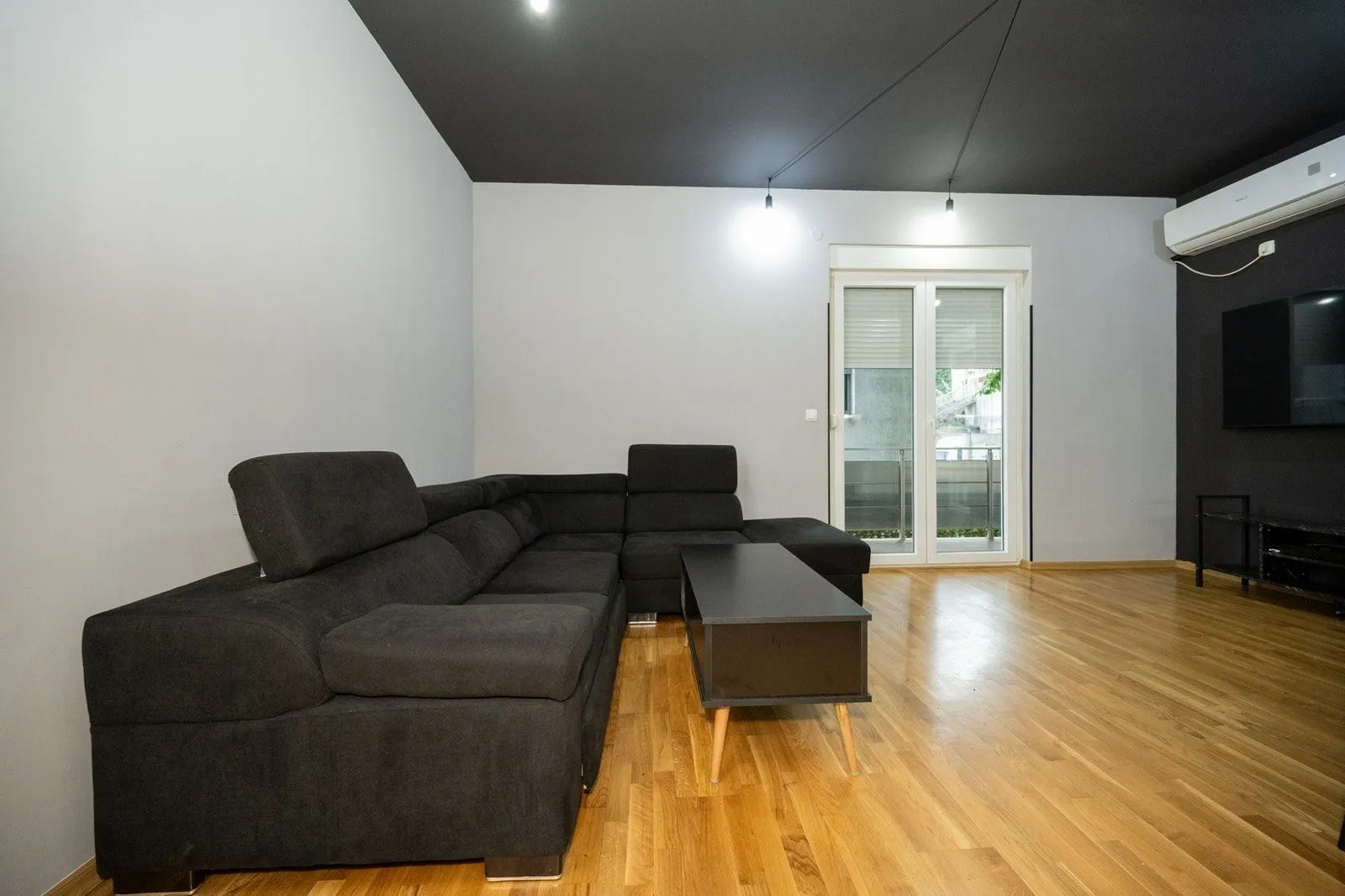 Rent, one bedroom apartment, 63m², Momišići, Podgorica