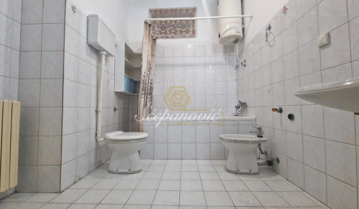 Rent, office space, 84m², Centar, Novi Sad