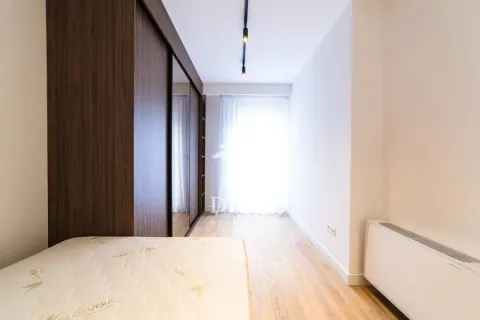 Izdavanje, trosoban stan, 130m², Crveni Krst, Beograd - image 14