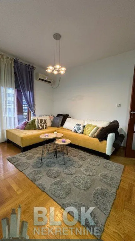 Izdavanje, dvosoban stan, 70m², Preko Morače, Podgorica