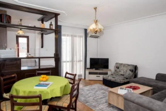 Izdavanje, dvosoban stan, 60m², Babilonija, Budva