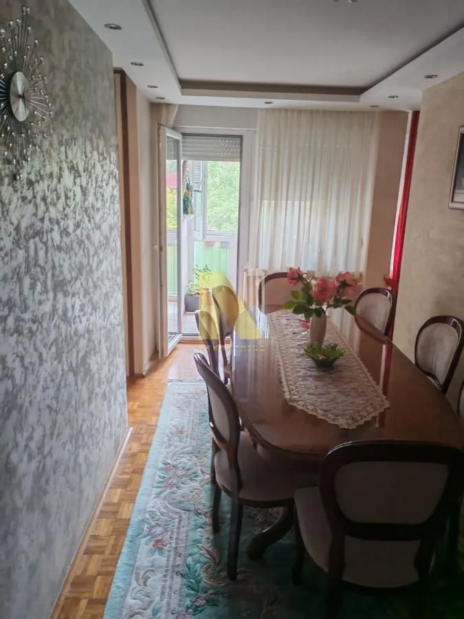 Prodaja, četvorosoban stan, 86m², Petrovaradin, Novi Sad