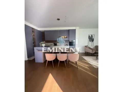 Izdavanje, četvorosoban stan, 140m², Savski Venac, Beograd - image 3