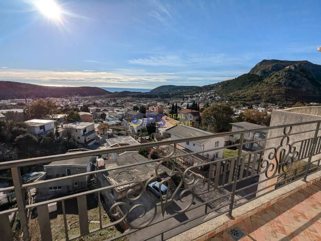 Sale, four bedroom apartment, 119m², Sutomore, Bar