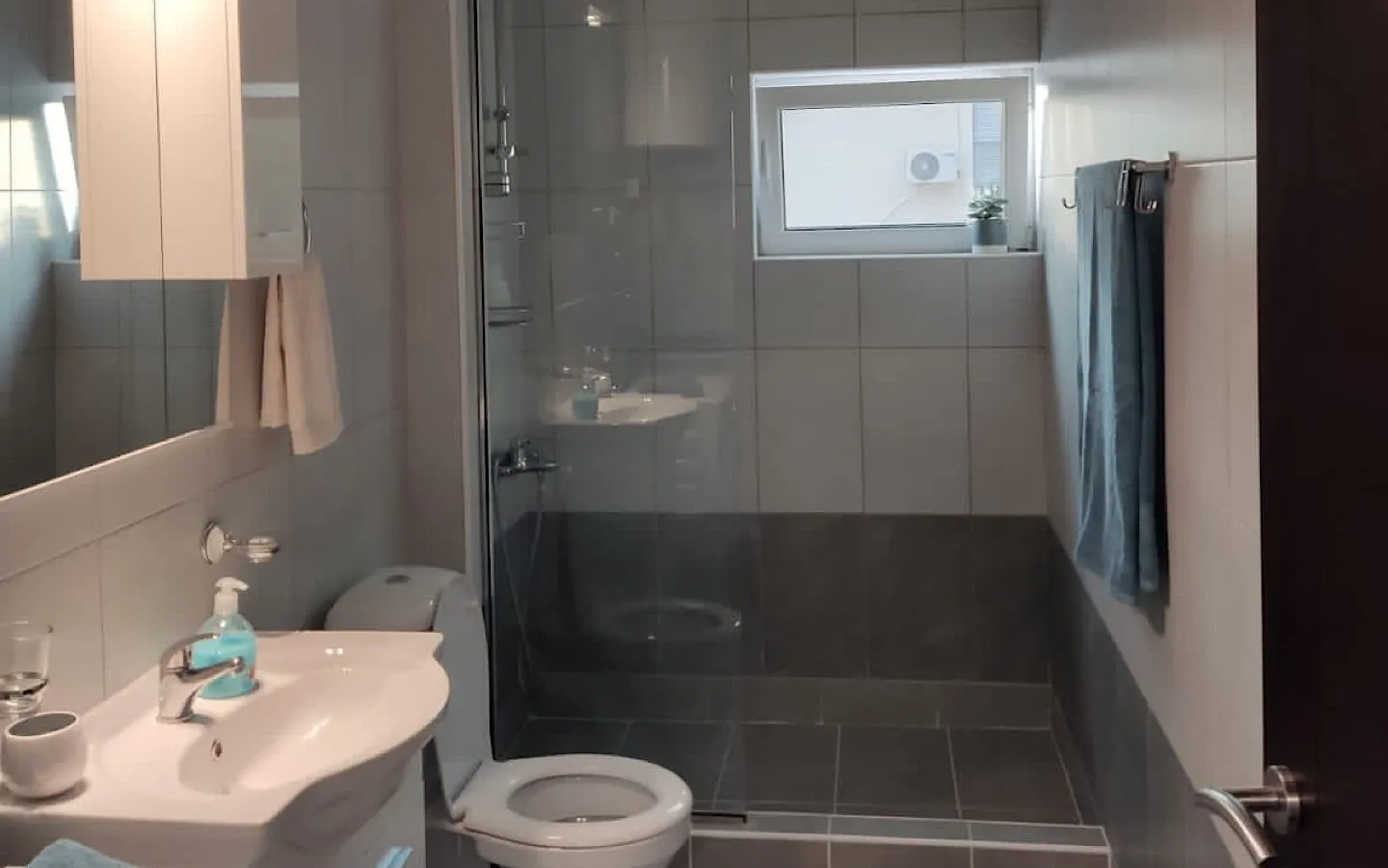 Prodaja, dvosoban stan, 93m², Bački Petrovac, Srbija