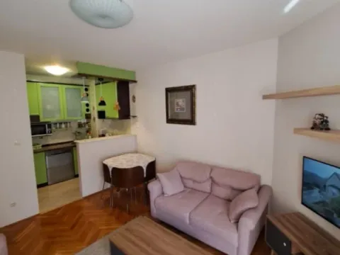 Rent, one bedroom apartment, 38m², Blok 9, Podgorica - image 8