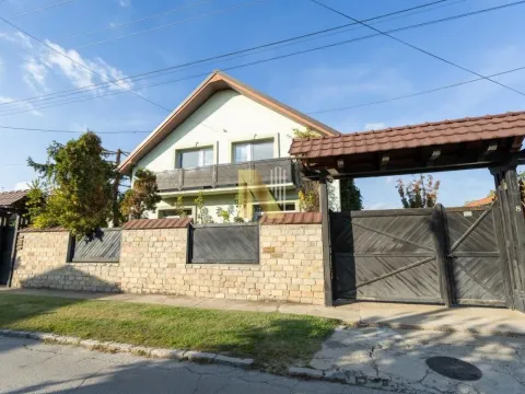 Sale, house, 240m², Salajka, Novi Sad Sve Podlokacije - image 2