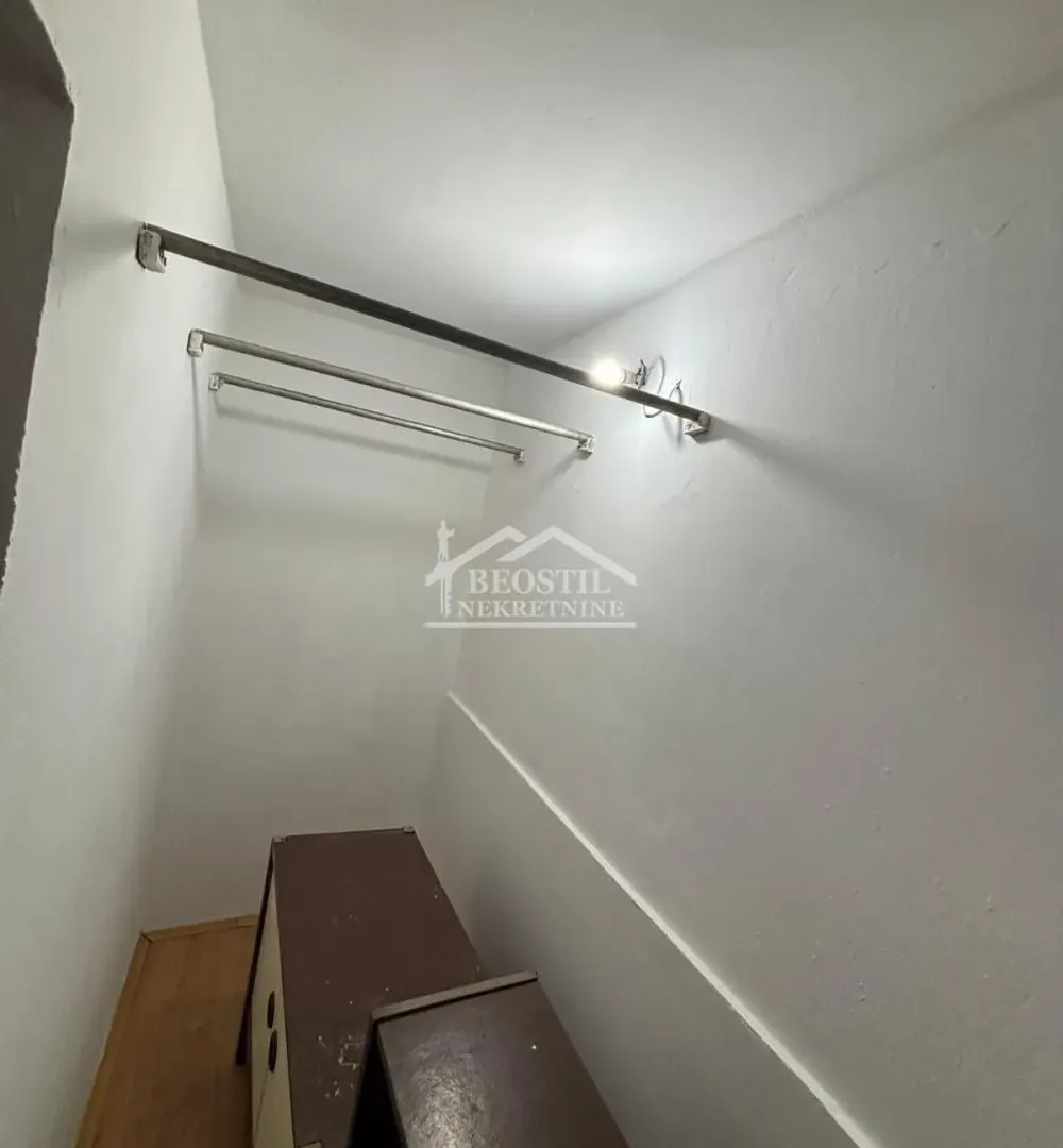 Prodaja, trosoban stan, 70m², Centar, Pančevo