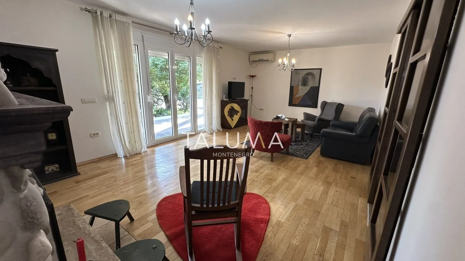 Rent, house, 200m², Tološi, Podgorica