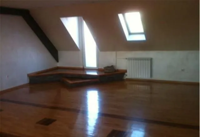 Izdavanje, stan, 140m², Stari Grad, Beograd