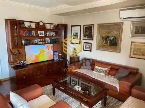 Izdavanje, trosoban stan, 130m², Stari Aerodrom, Podgorica - image 12