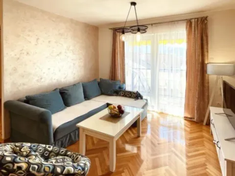 Izdavanje, jednosoban stan, 52m2, Adok, Budva