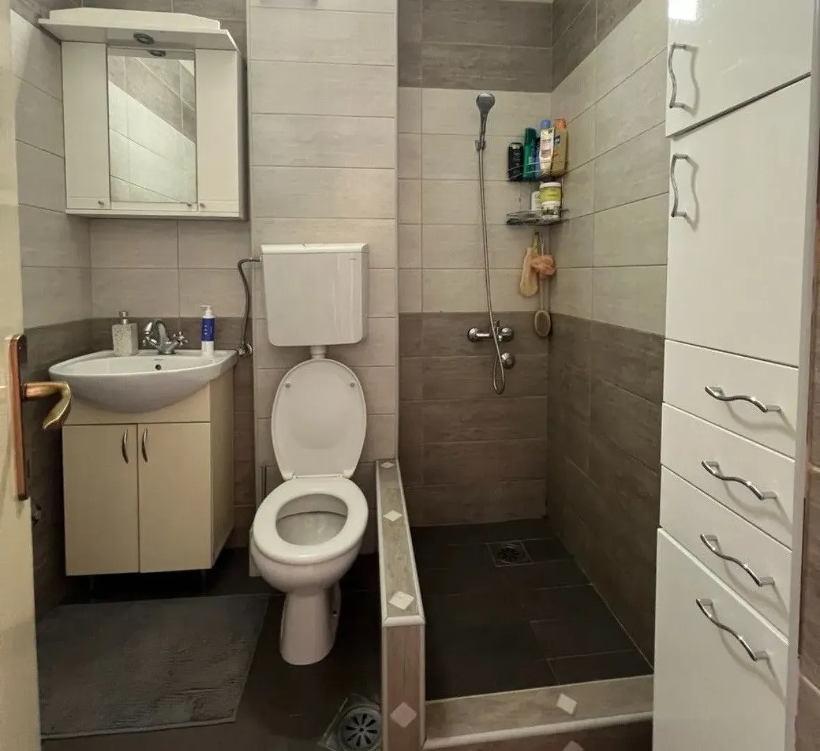 Prodaja, jednosoban stan, 48m², Pejton, Podgorica