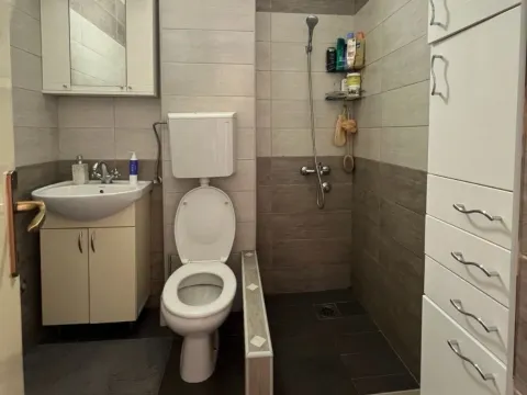 Prodaja, jednosoban stan, 48m², Pejton, Podgorica - image 7