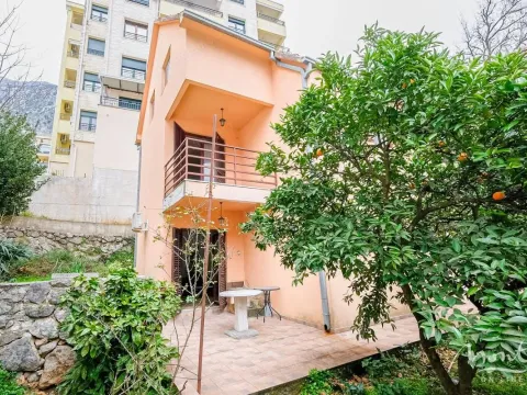 Sale, house, 250m², Dobrota, Kotor - image 35