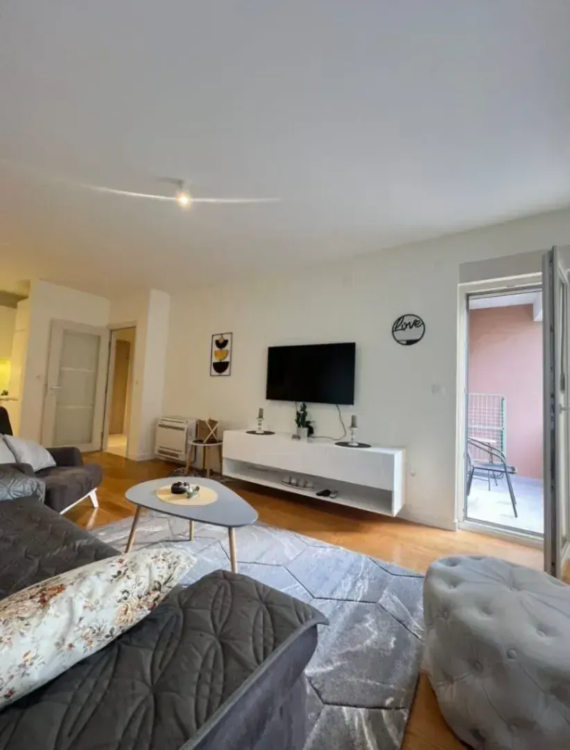 Prodaja, jednosoban stan, 49m², Central Point, Podgorica