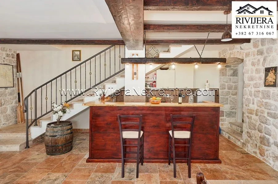 Sale, house, 450m², Dobrota, Kotor
