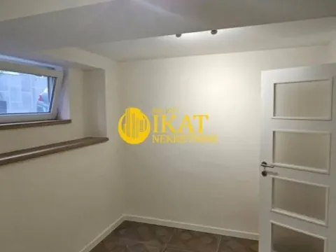 Rent, two bedroom apartment, 49m², Stari Grad, Beograd - image 2
