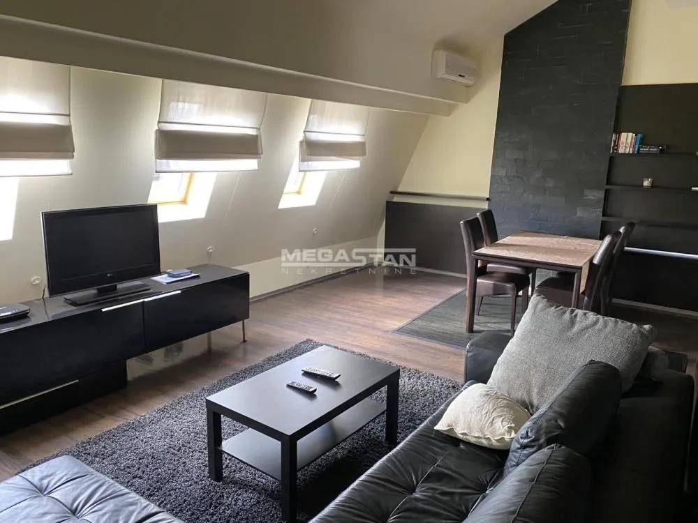 Izdavanje, trosoban stan, 92m², Stari Grad, Beograd