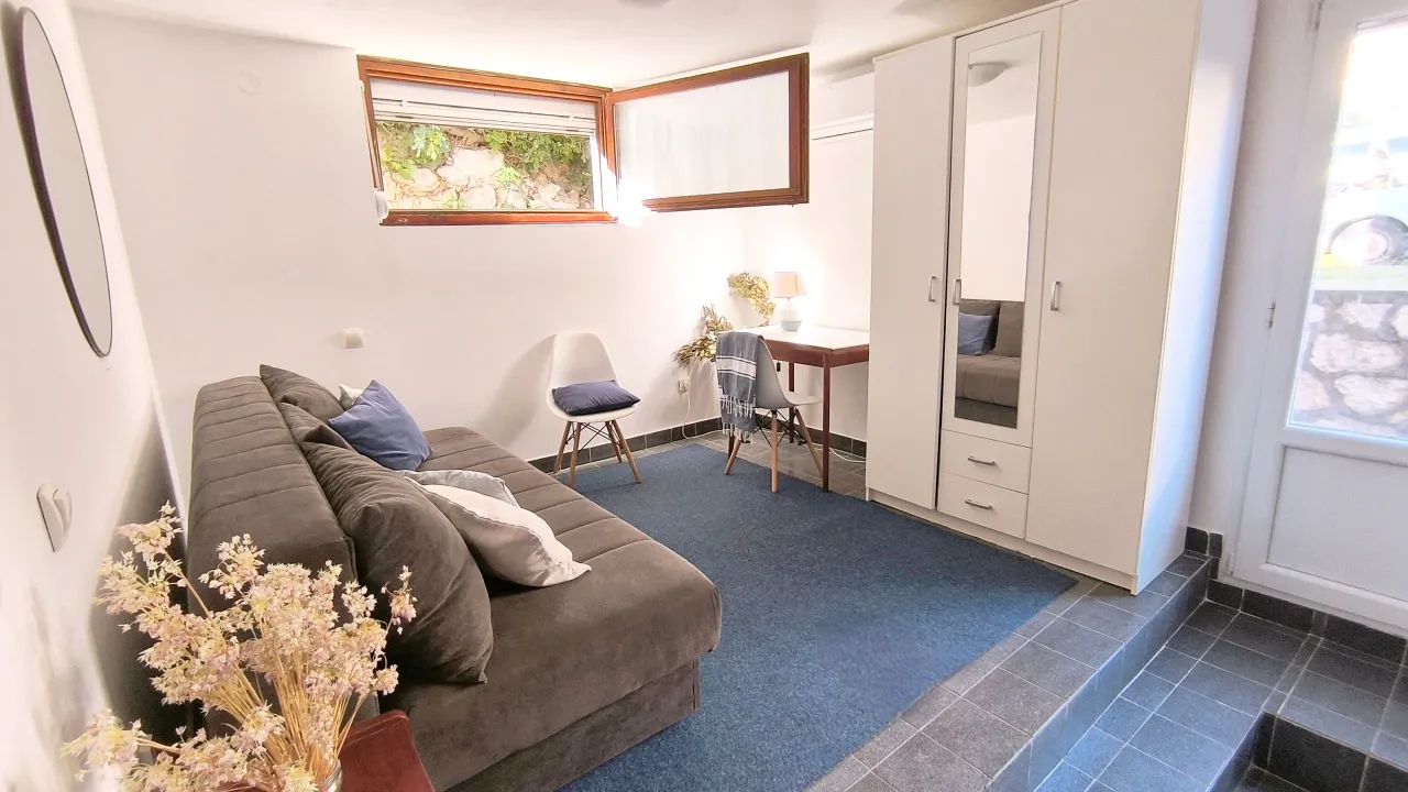 Rent, studio apartment, 25m², Lazi, Budva