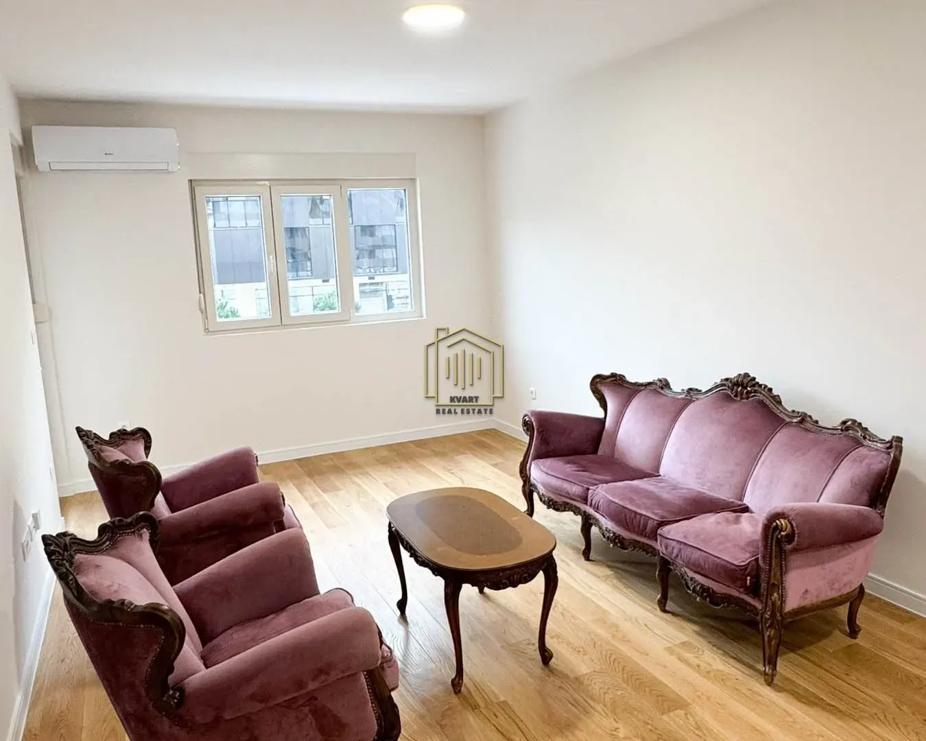 Izdavanje, jednosoban stan, 49m², Central Point, Podgorica