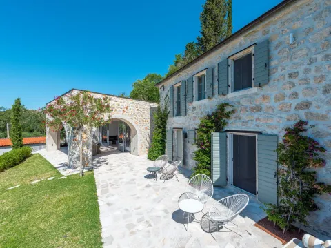 Izdavanje, kuća, 350m², Trebešin, Herceg Novi - image 38