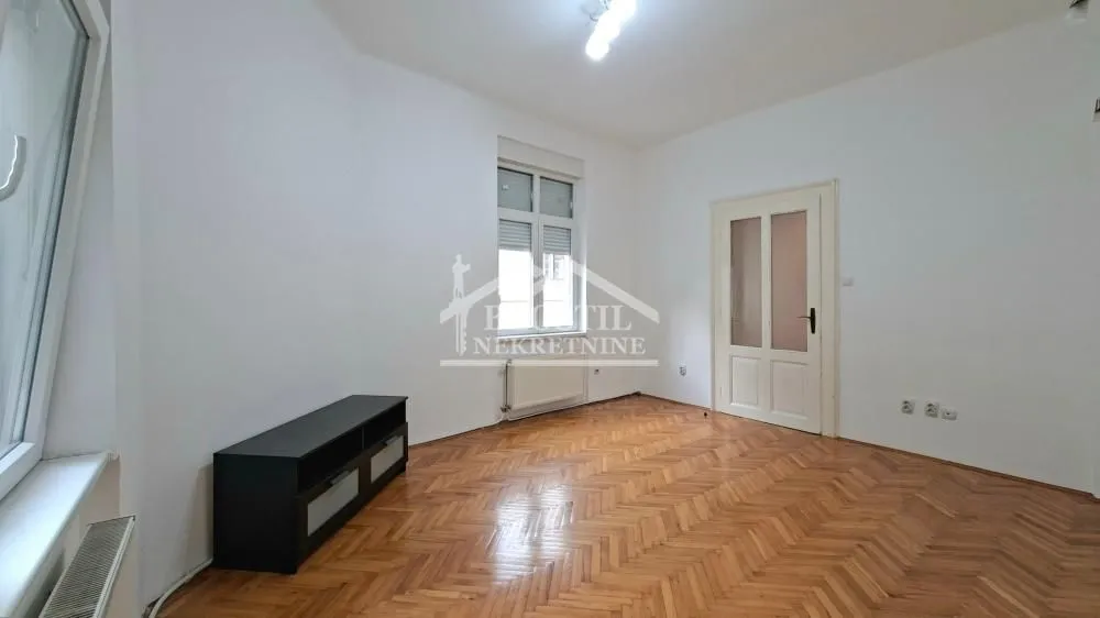 Izdavanje, dvosoban stan, 57m², Đeram Pijaca, Beograd