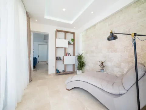 Sale, house, 170m², Bečići, Budva - image 18