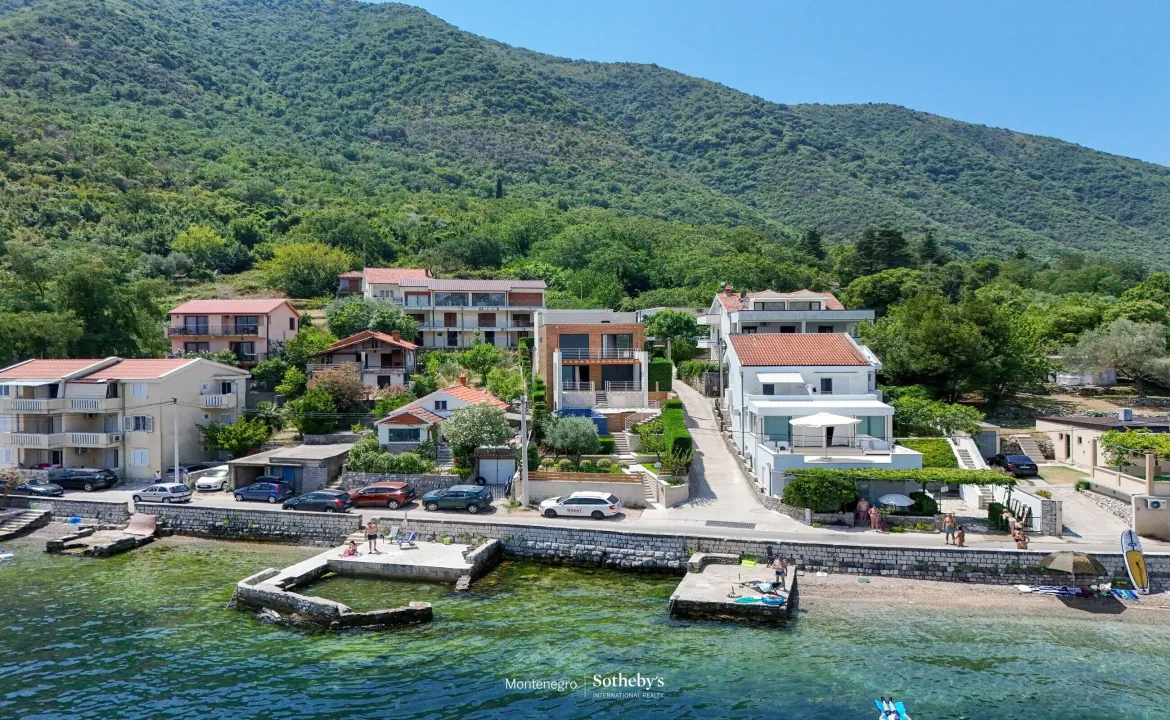 Sale, house, 326m², Stoliv, Kotor