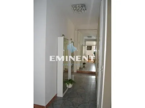 Izdavanje, četvorosoban stan, 110m², Savski Venac, Beograd - image 6