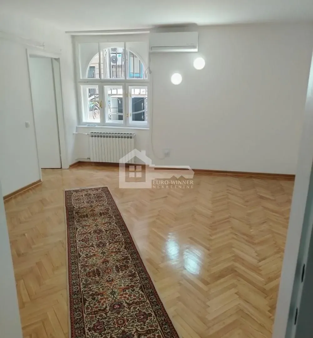 Rent, one bedroom apartment, 35m², Stari Grad, Beograd