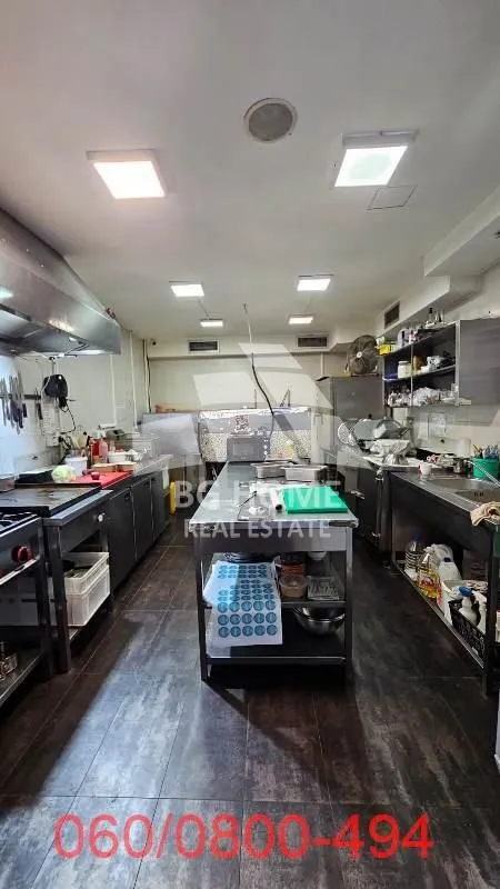 Izdavanje, poslovni prostor, 80m², Cvetni Trg, Vračar Sve Podlokacije