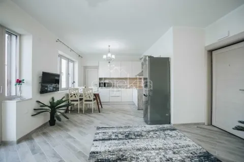 Dnevna soba sa kuhinjom i trpezarijom. - image 10