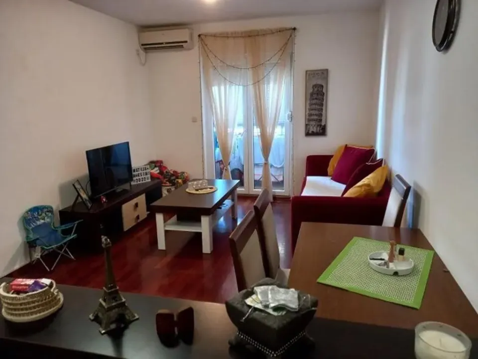 Izdavanje, jednosoban stan, 41m², Stari Aerodrom, Podgorica