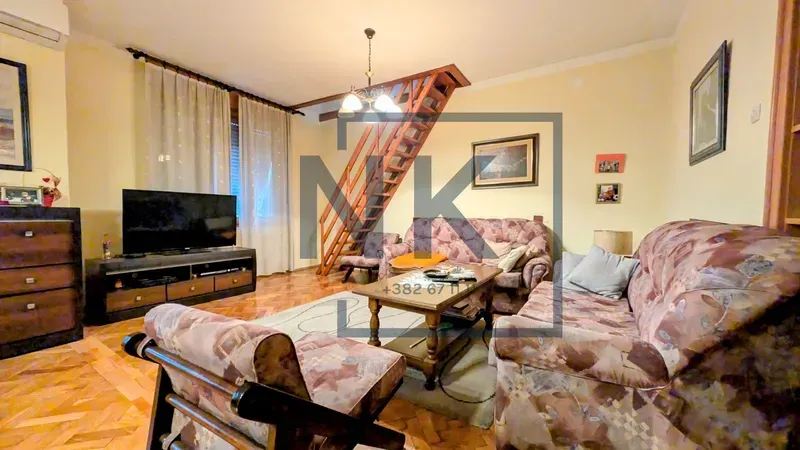 Prodaja, četvorosoban stan, 140m², Centar, Podgorica