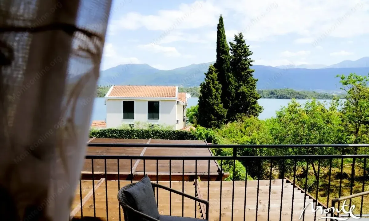 Prodaja, dvosoban stan, 74m², Krašići, Tivat