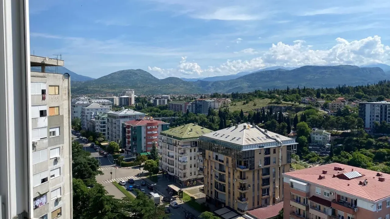 Izdavanje, dvosoban stan, 65m², Preko Morače, Podgorica