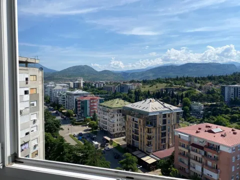 Izdavanje, dvosoban stan, 65m², Preko Morače, Podgorica