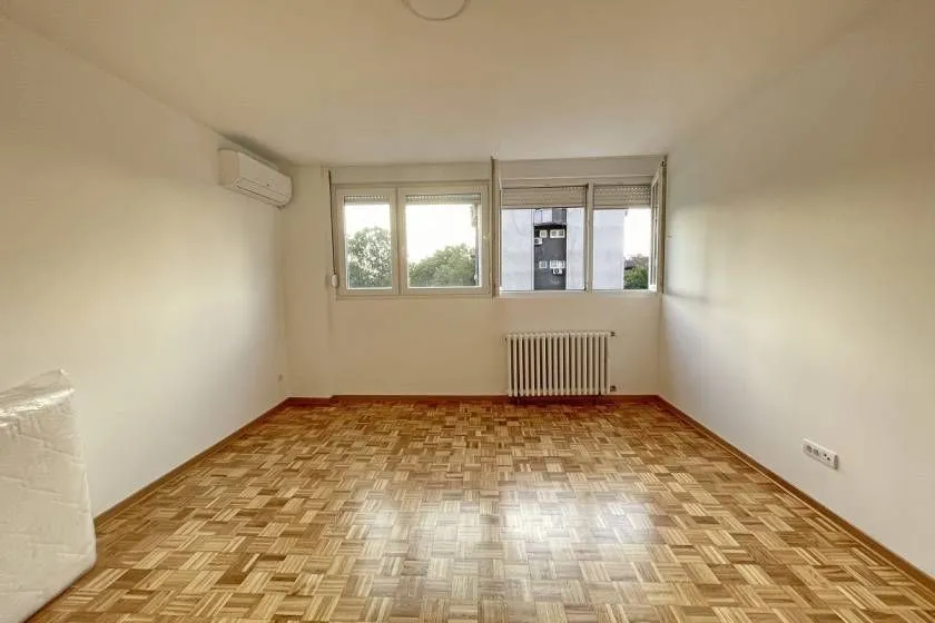 Rent, two bedroom apartment, 57m², Čukarica, Beograd