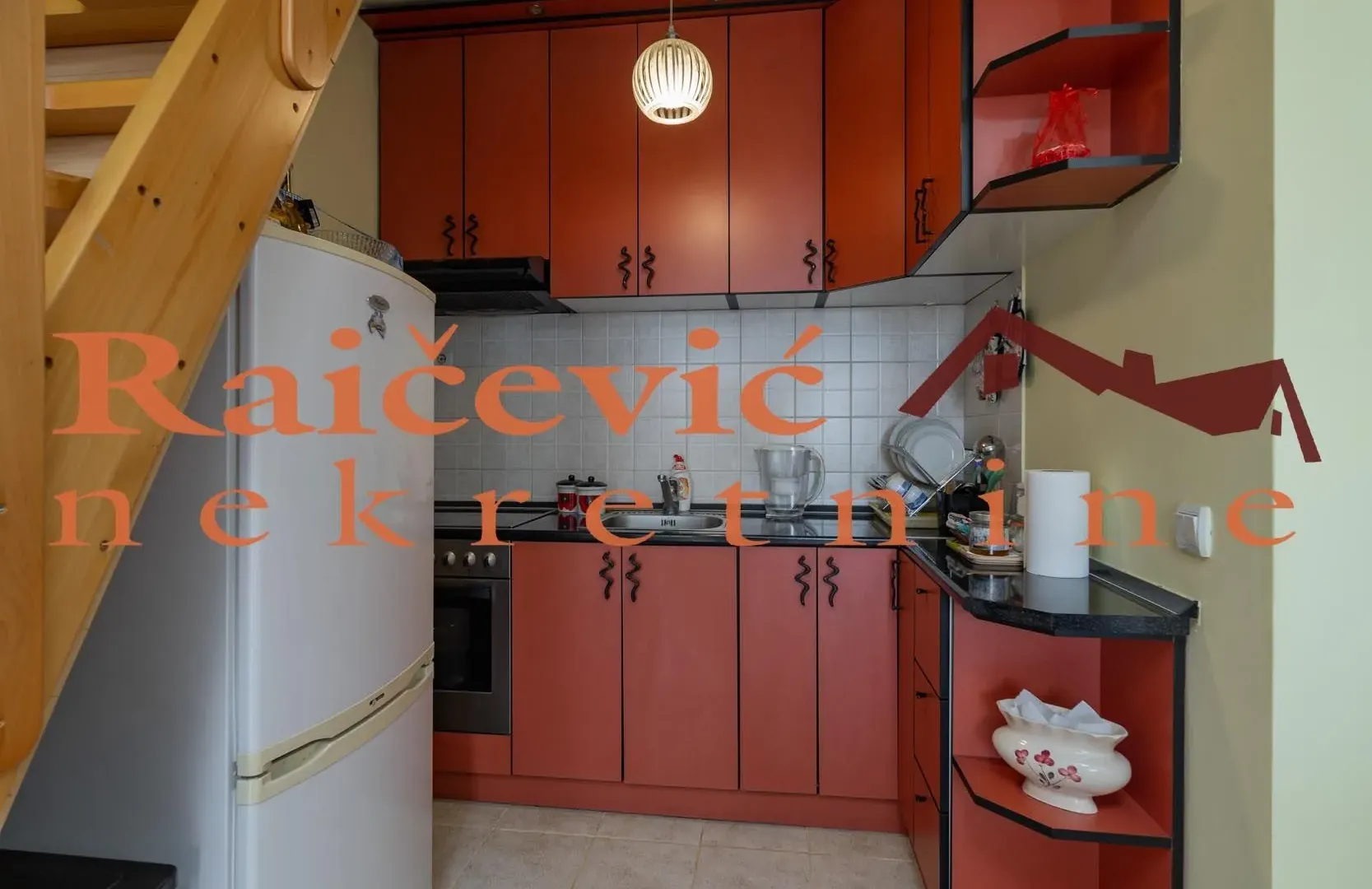 Izdavanje, trosoban stan, 65m², Kluz, Zvezdara Sve Podlokacije