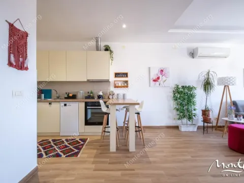 Prodaja, jednosoban stan, 54m², Tivat, Crna Gora - image 9