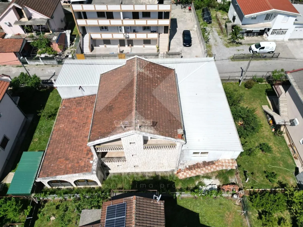 Sale, house, 265m², Zelenika, Podgorica
